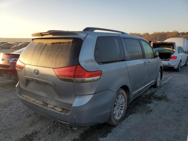 2013 TOYOTA SIENNA XLE