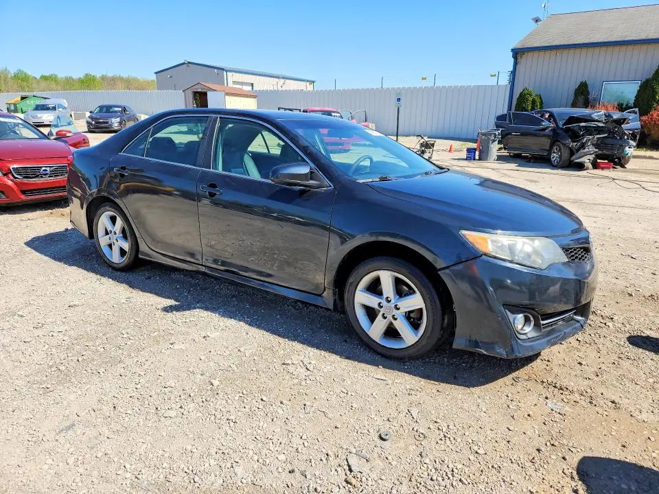 2012 TOYOTA CAMRY SE  