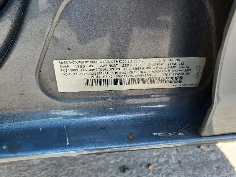 2010 VOLKSWAGEN JETTA SE  