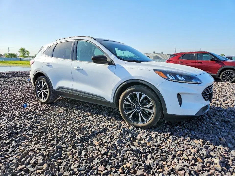 2021 FORD ESCAPE SE  