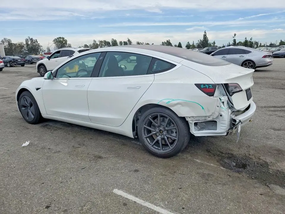 2018 TESLA MODEL 3   