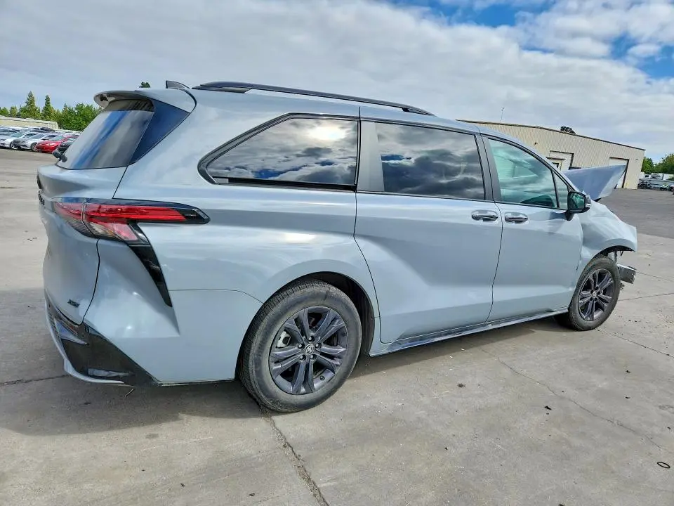 2025 TOYOTA SIENNA XSE 7-PASSENGER  