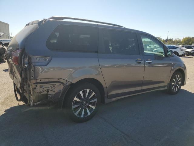 2019 TOYOTA SIENNA XLE