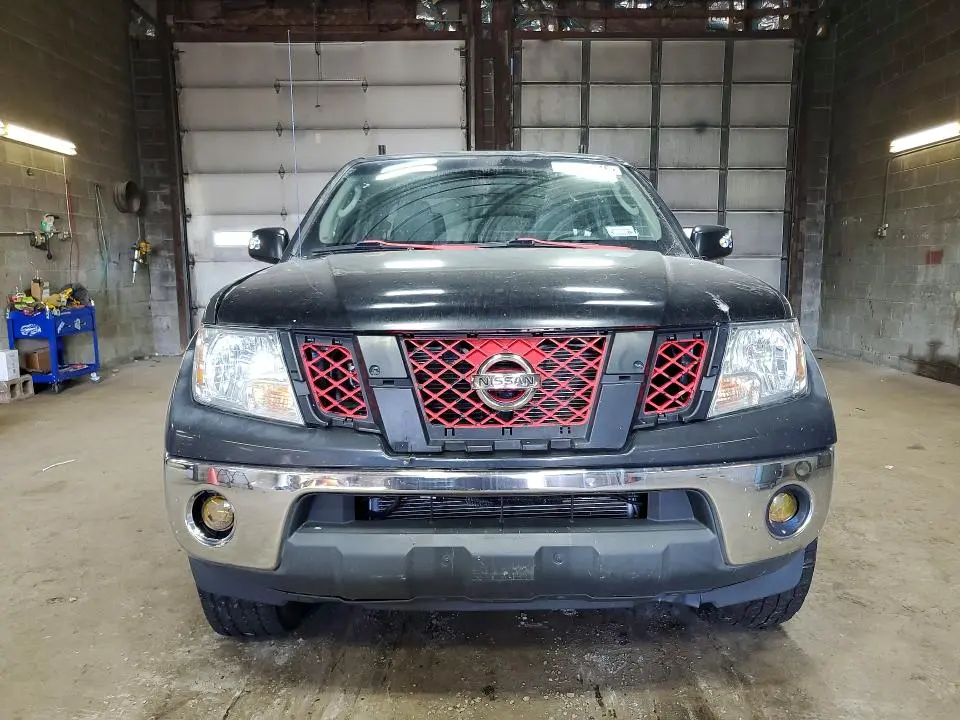 2010 NISSAN FRONTIER SE V6  