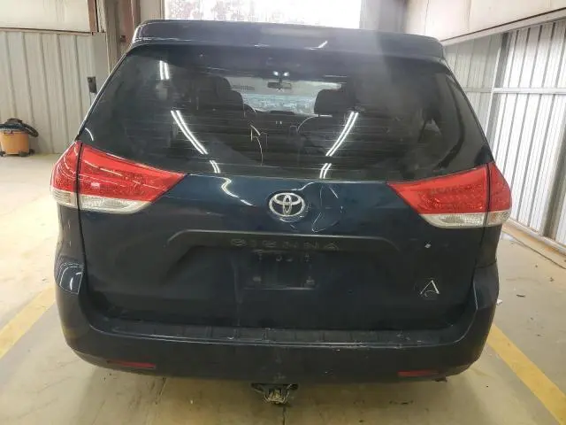 2011 TOYOTA SIENNA   