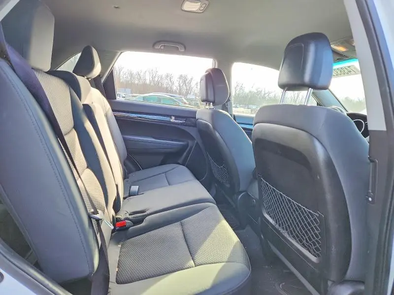 2013 KIA SORENTO LX  