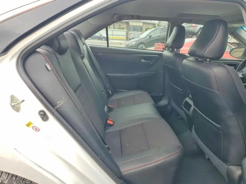 2016 TOYOTA CAMRY SE  