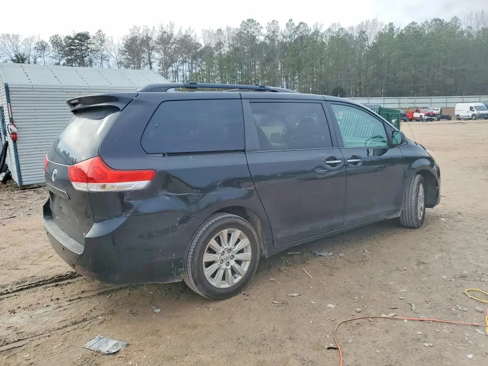 2013 TOYOTA SIENNA XLE 7-PASSENGER  