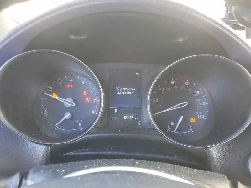 2021 TOYOTA C-HR XLE  