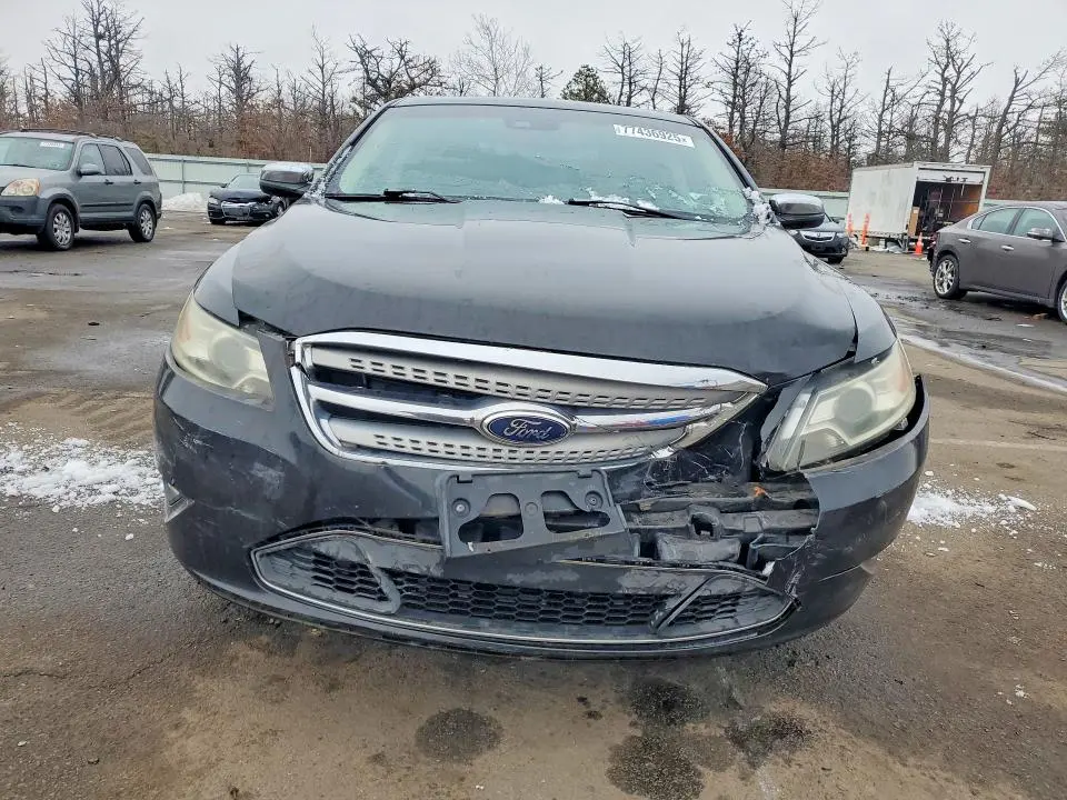 2010 FORD TAURUS LIMITED  