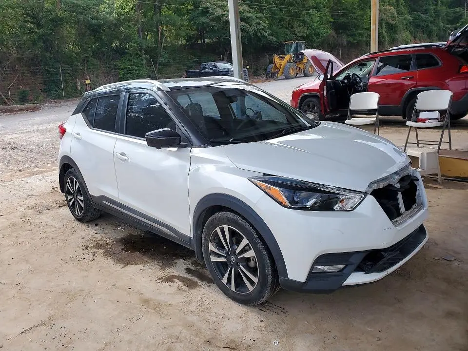 2019 NISSAN KICKS SR  
