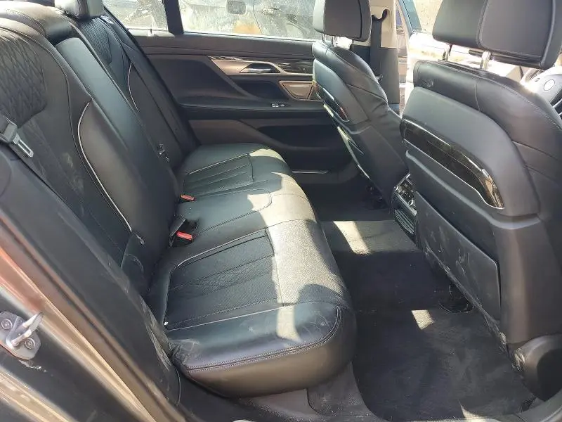 2016 BMW 750 XI  