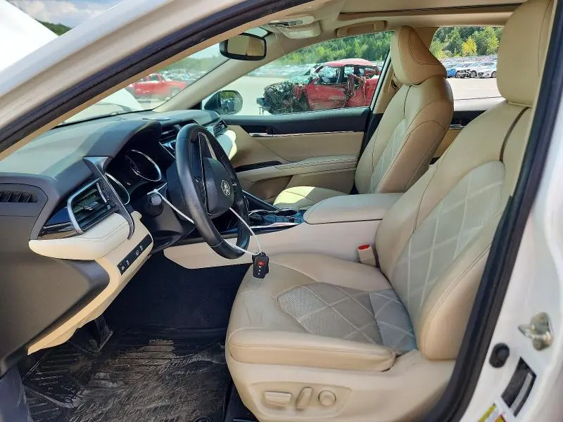 2019 TOYOTA CAMRY XLE  
