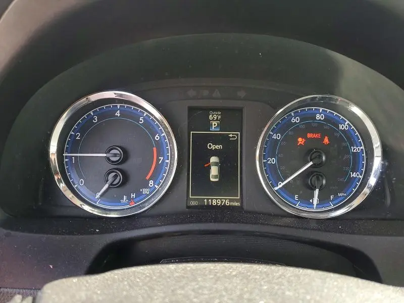 2018 TOYOTA COROLLA XSE  