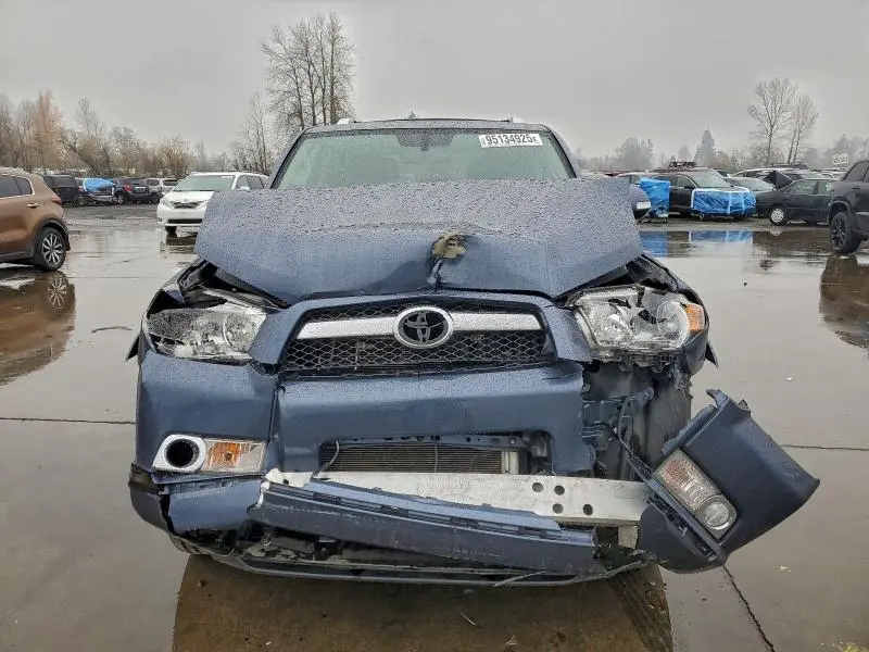 2011 TOYOTA 4RUNNER SR5  