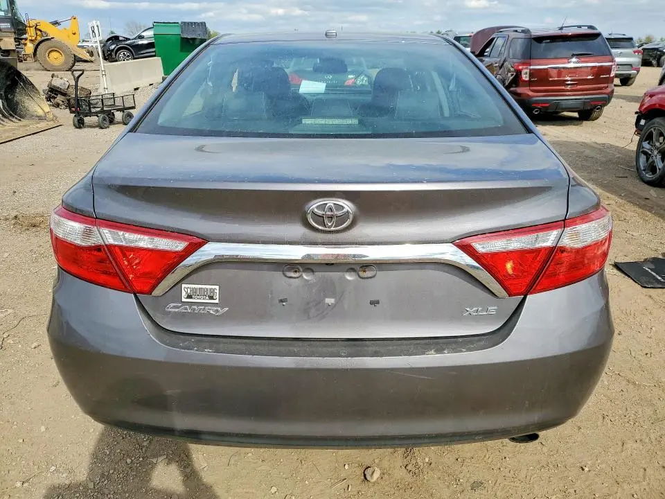 2015 TOYOTA CAMRY XLE  