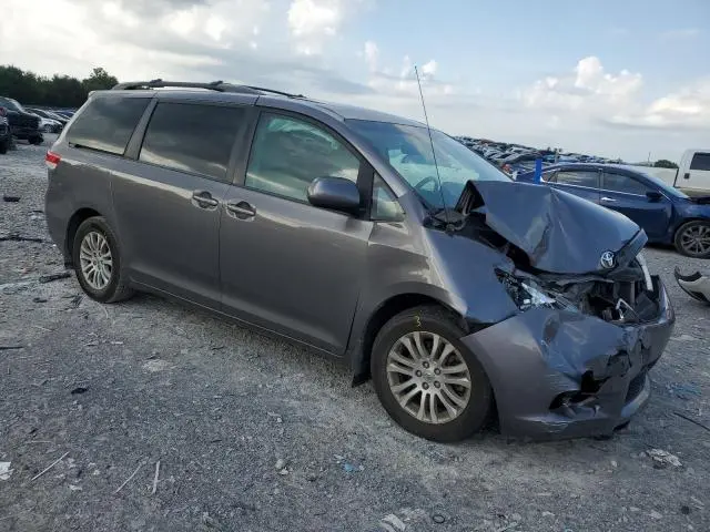 2011 TOYOTA SIENNA XLE  