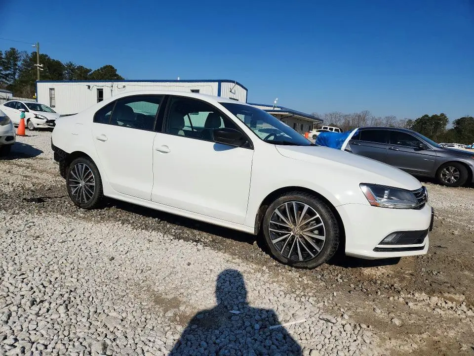 2017 VOLKSWAGEN JETTA SPORT  