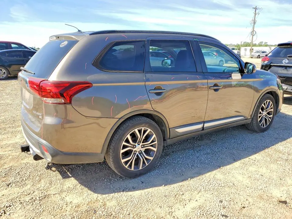 2016 MITSUBISHI OUTLANDER SE  