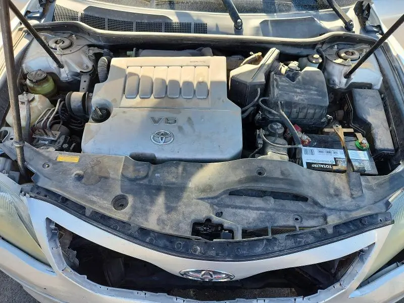 2010 TOYOTA CAMRY SE V6  