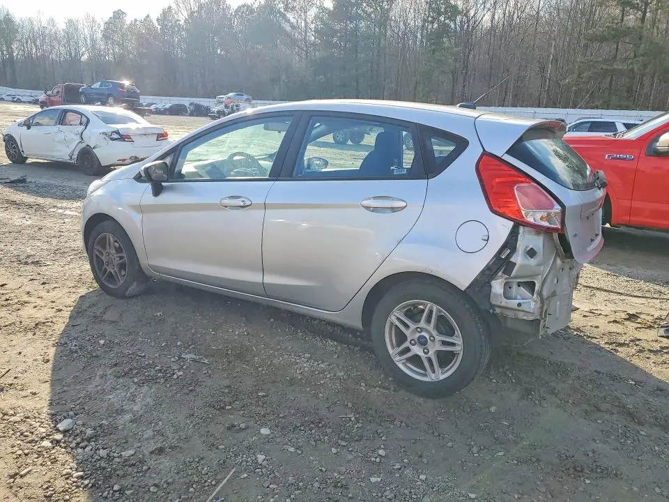 2017 FORD FIESTA SE  