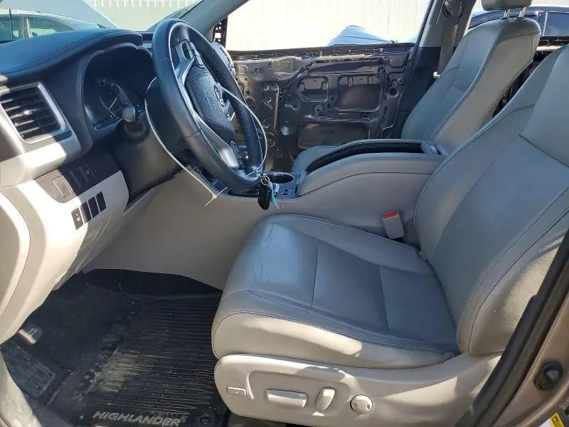 2016 TOYOTA HIGHLANDER XLE  