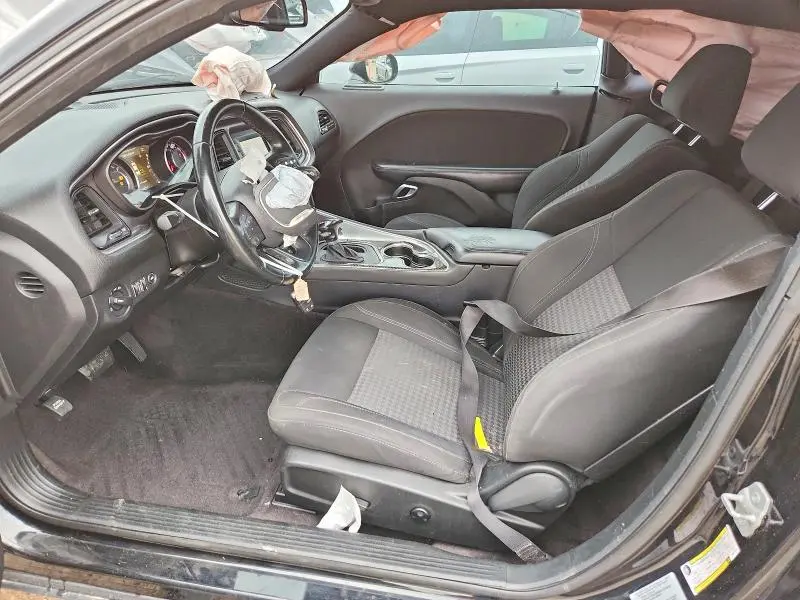 2016 DODGE CHALLENGER SXT  