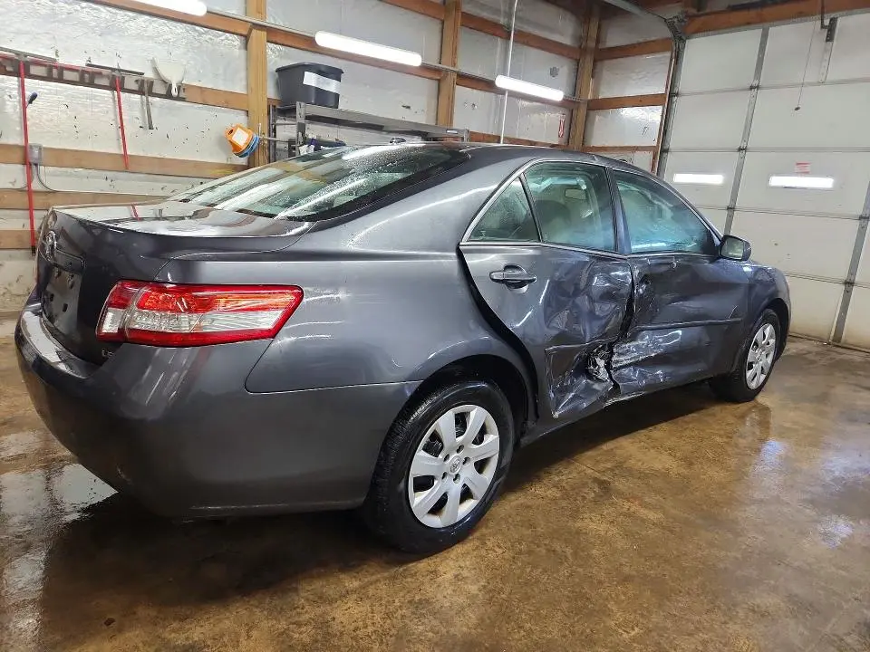 2010 TOYOTA CAMRY SE  