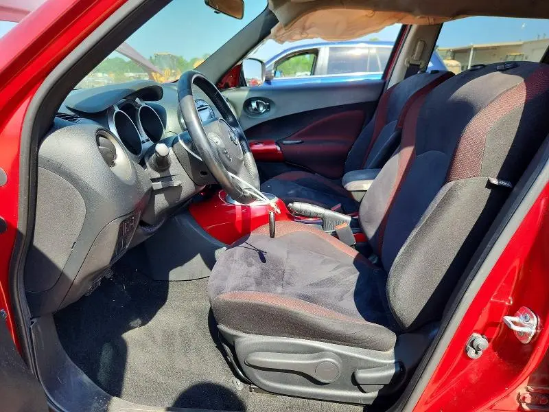 2015 NISSAN JUKE SV  