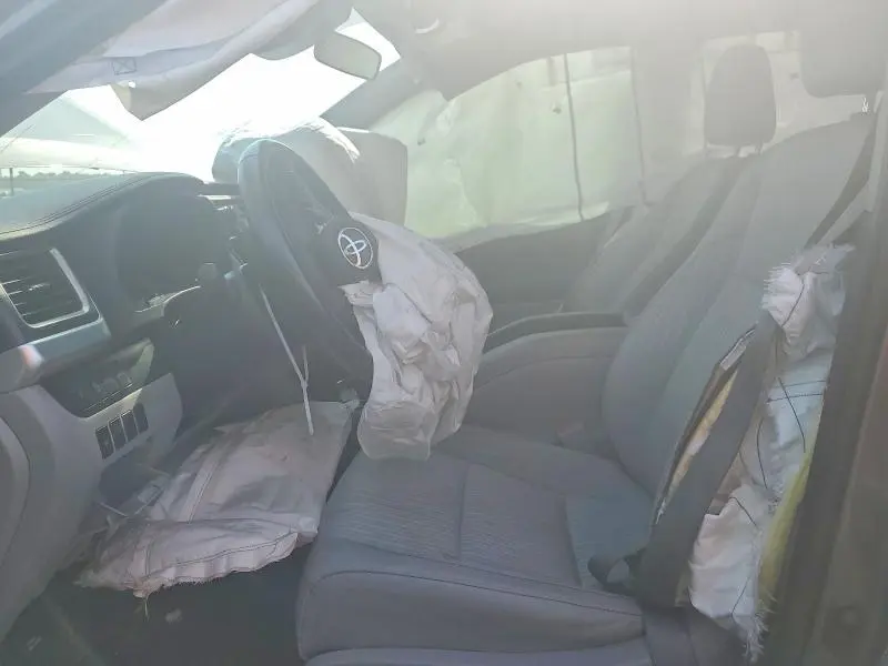 2019 TOYOTA HIGHLANDER LE PLUS  