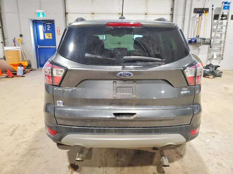 2018 FORD ESCAPE SE  