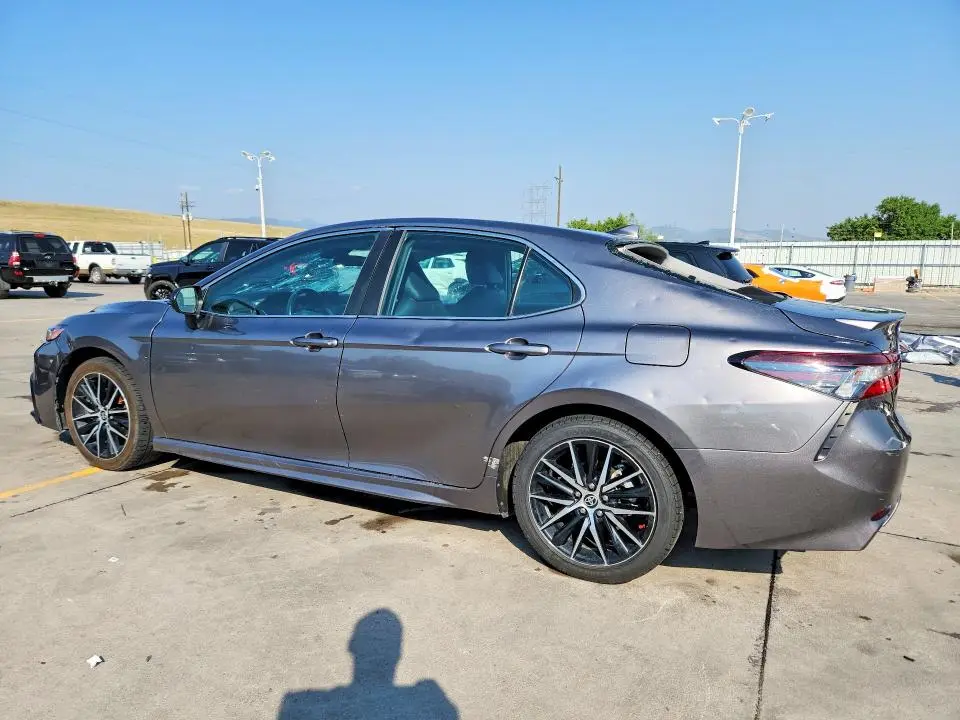 2022 TOYOTA CAMRY SE  