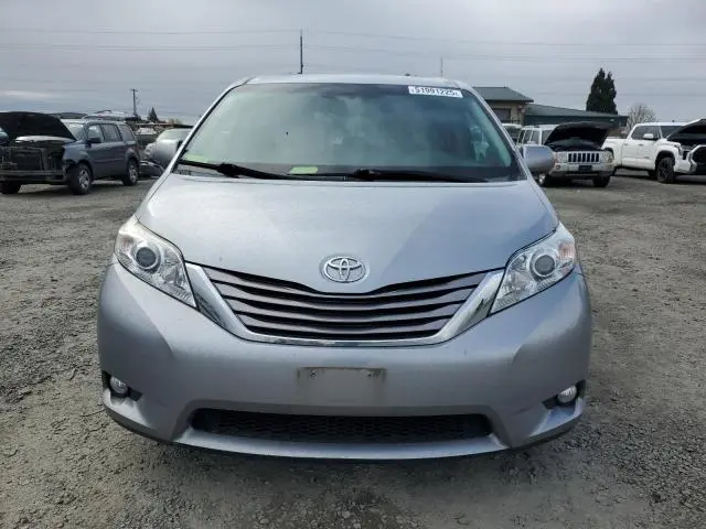 2015 TOYOTA SIENNA XLE  
