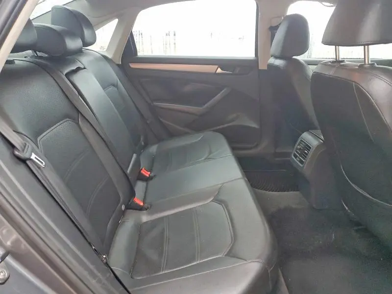 2014 VOLKSWAGEN PASSAT SE  