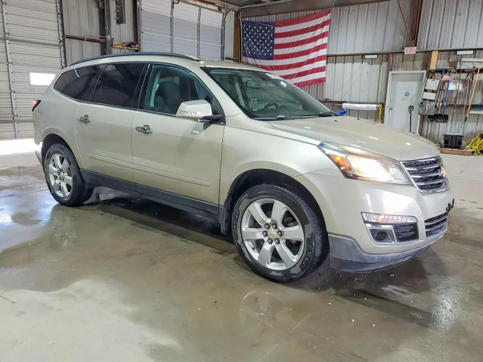 2017 CHEVROLET TRAVERSE LT  