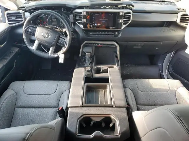 2024 TOYOTA TUNDRA CREWMAX SR  