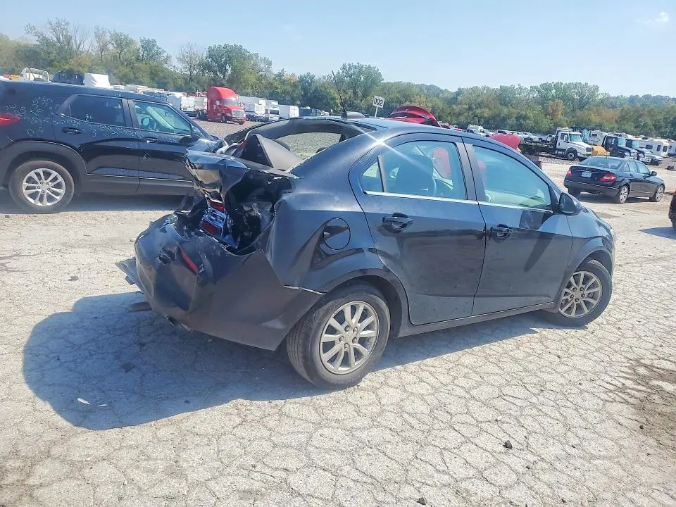 2019 CHEVROLET SONIC LT  