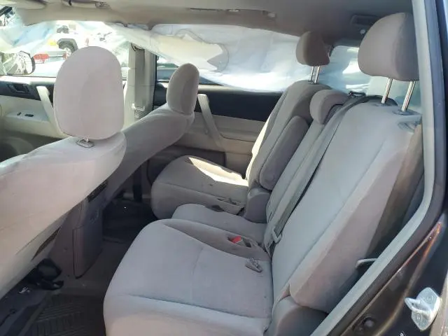 2010 TOYOTA HIGHLANDER   