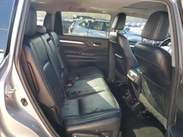 2016 TOYOTA HIGHLANDER XLE  