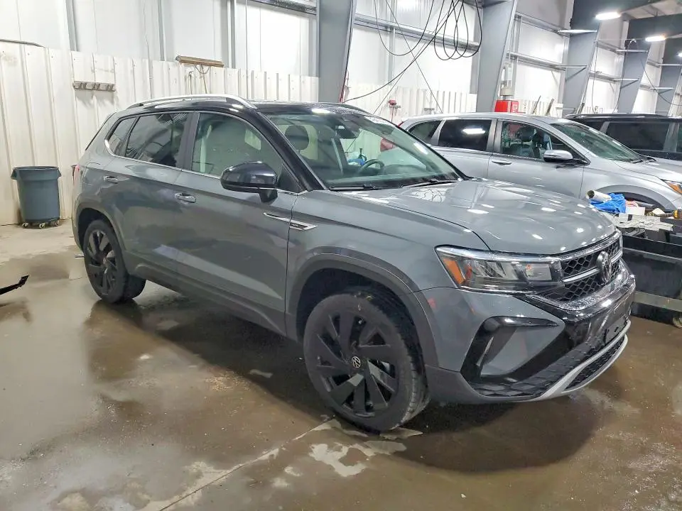 2024 VOLKSWAGEN TAOS SE  