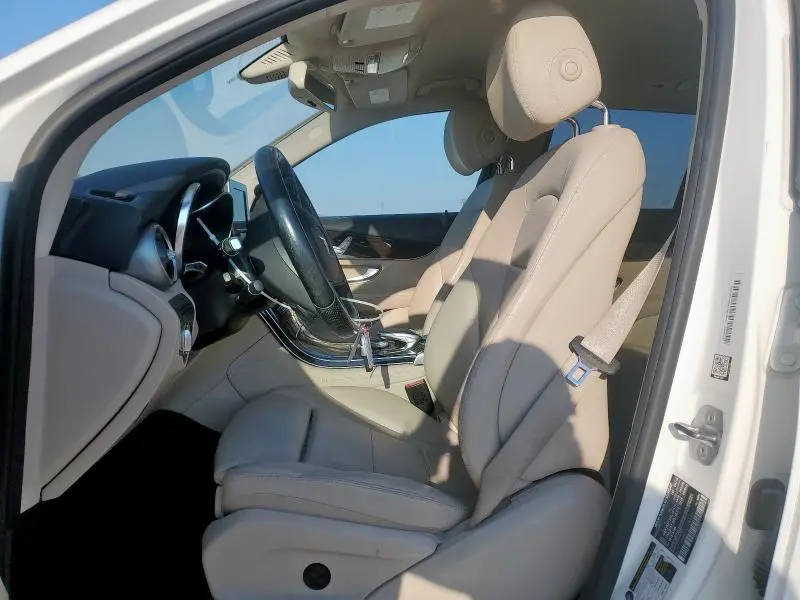 2017 MERCEDES-BENZ GLC 300  