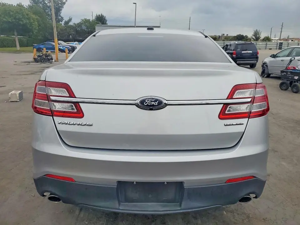 2017 FORD TAURUS SE  