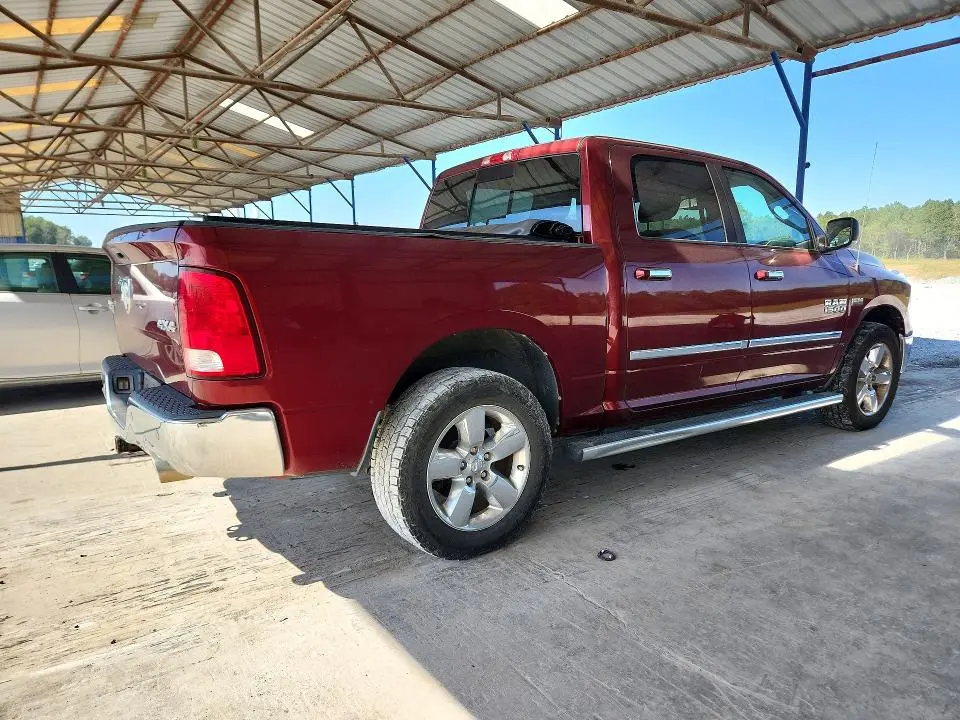 2017 RAM 1500 SLT  