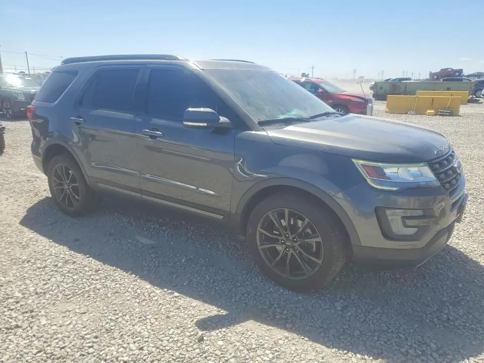 2017 FORD EXPLORER XLT  