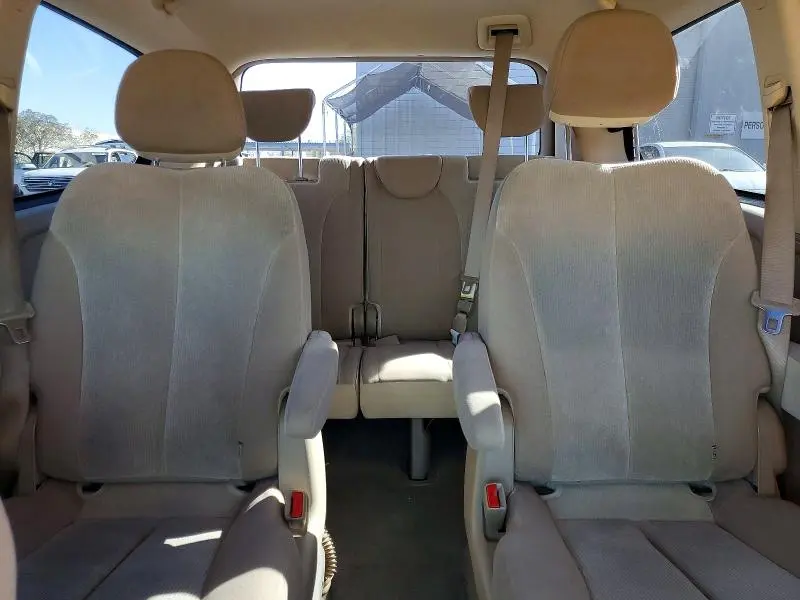 2014 KIA SEDONA LX  