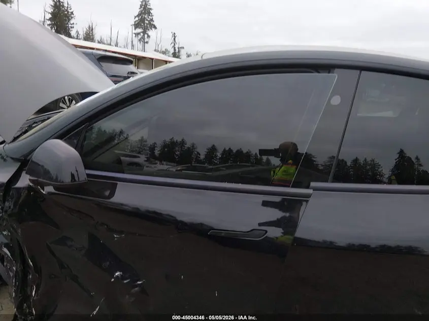 2024 TESLA MODEL Y LONG RANGE SINGLE MOTOR REAR-WHEEL DRIVE/RWD