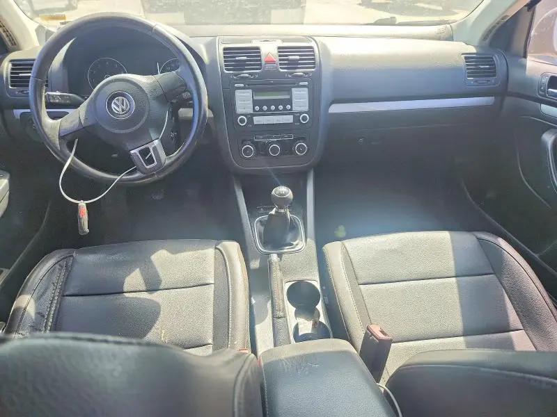 2010 VOLKSWAGEN JETTA LIMITED  