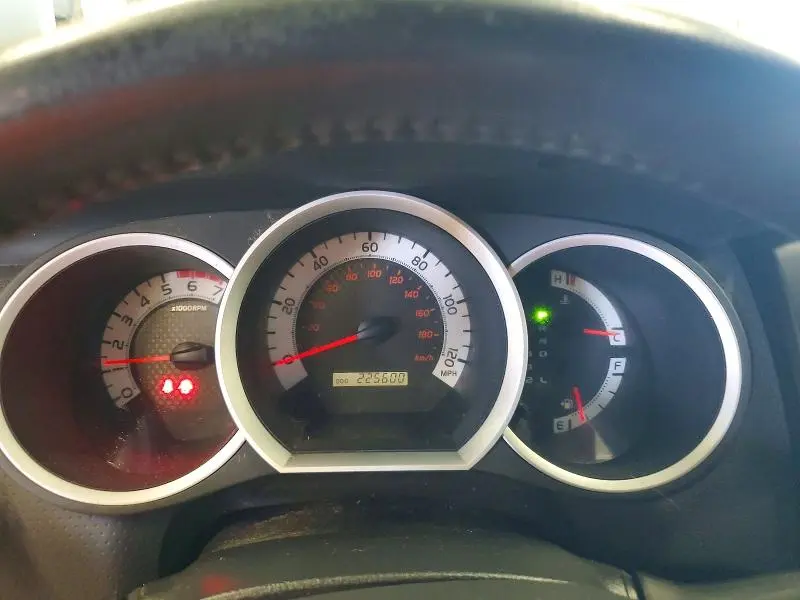 2015 TOYOTA TACOMA V6  