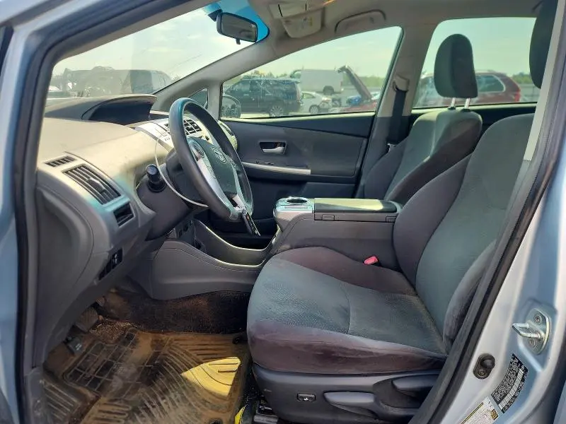2013 TOYOTA PRIUS V TWO  