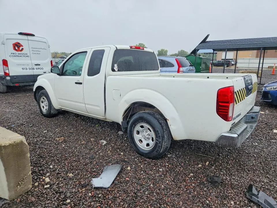 2015 NISSAN FRONTIER S  